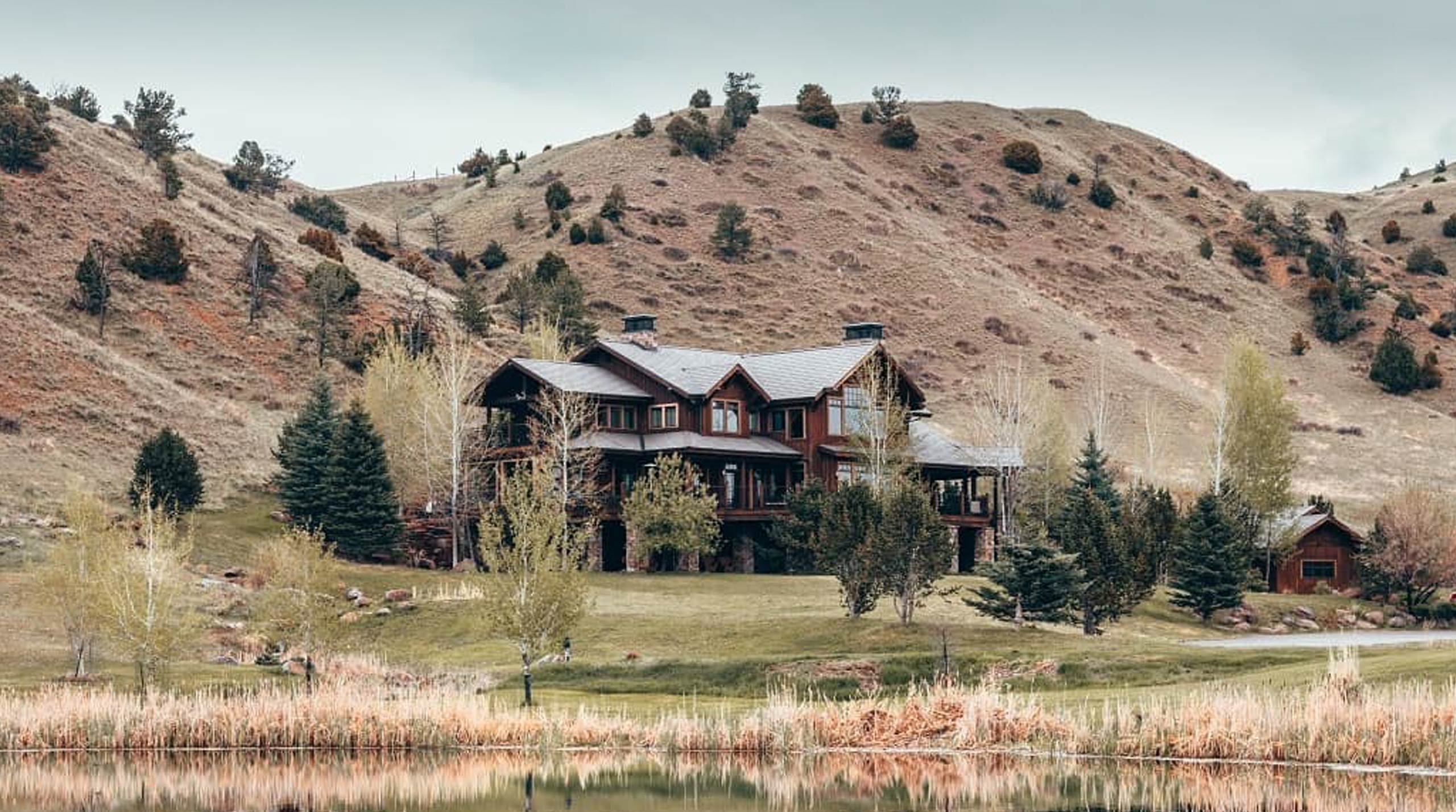 the-lodge-grey-cliffs - Grey Cliffs Ranch